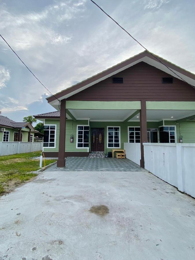 De Jara Guesthouse Dungun For Malay Exterior foto