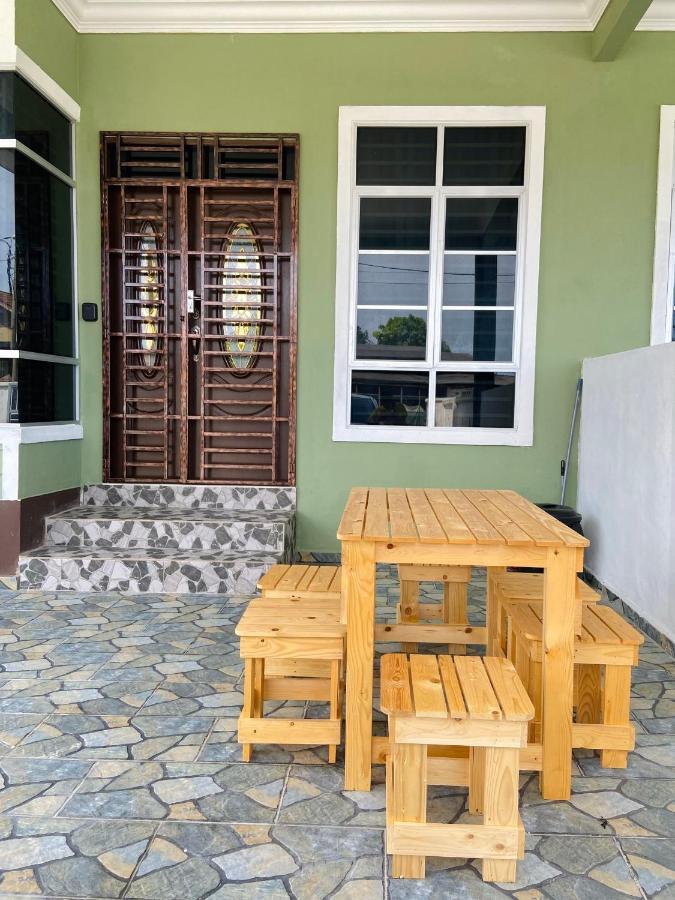 De Jara Guesthouse Dungun For Malay Exterior foto